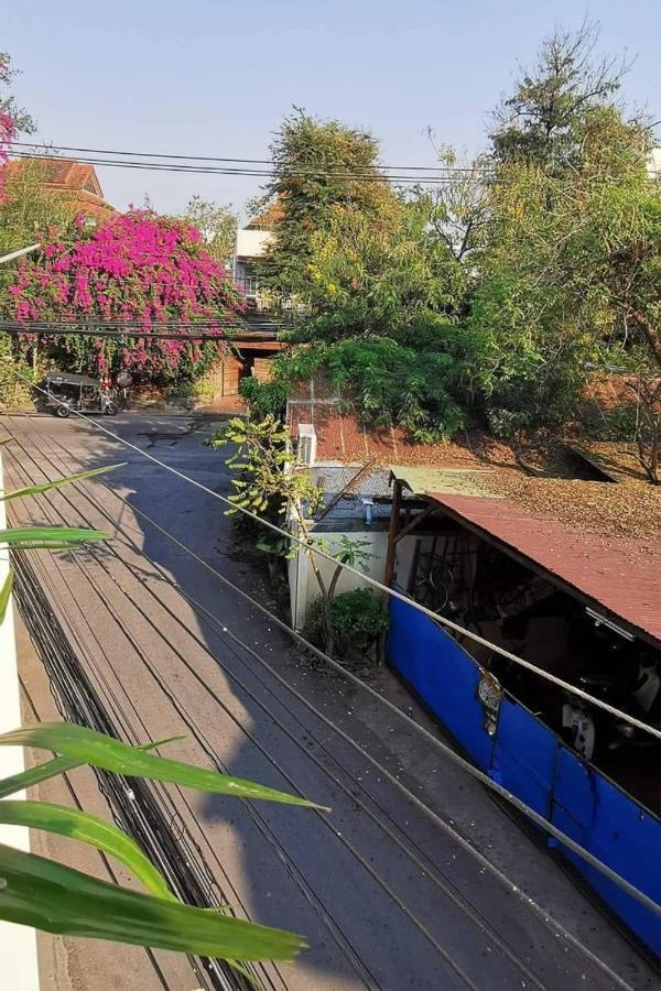 Go Inn Thapae - โก อินน์​ ท่าแพ Chiang Mai Exterior foto